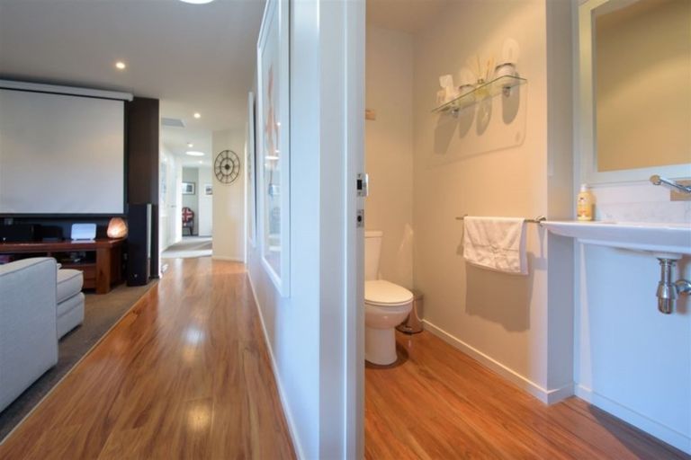 Photo of property in 21 De Bettencor Place, Mount Pisa, Cromwell, 9383