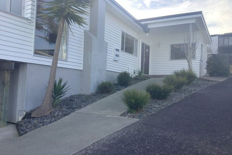 Photo of property in 2/21 Hythe Terrace, Mairangi Bay, Auckland, 0630