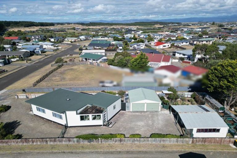 Photo of property in 10 Hennessy Street West, Foxton Beach, Foxton, 4815