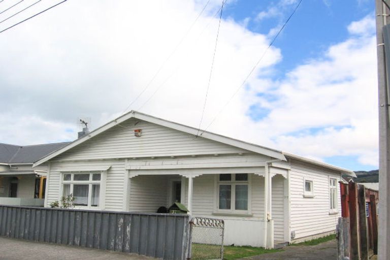 Photo of property in 37 Bay Street, Petone, Lower Hutt, 5012