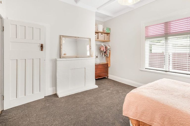 Photo of property in 16 Coates Street, Hamilton East, Hamilton, 3216