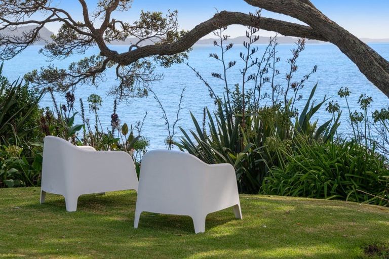 Photo of property in 11 Elgin Place, Red Beach, 0932