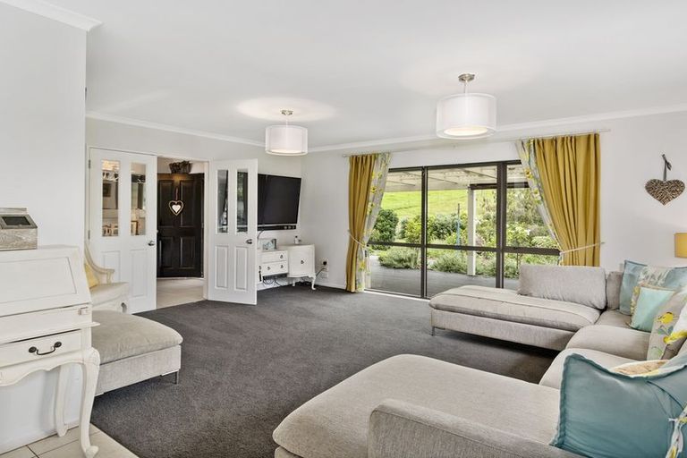 Photo of property in 10 Roger Guy Place, Welcome Bay, Tauranga, 3175