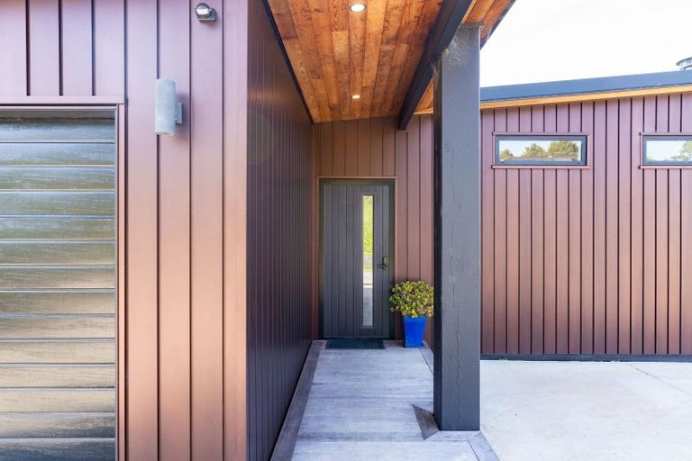 Photo of property in 13 Starlight Place, Langs Beach, 0582