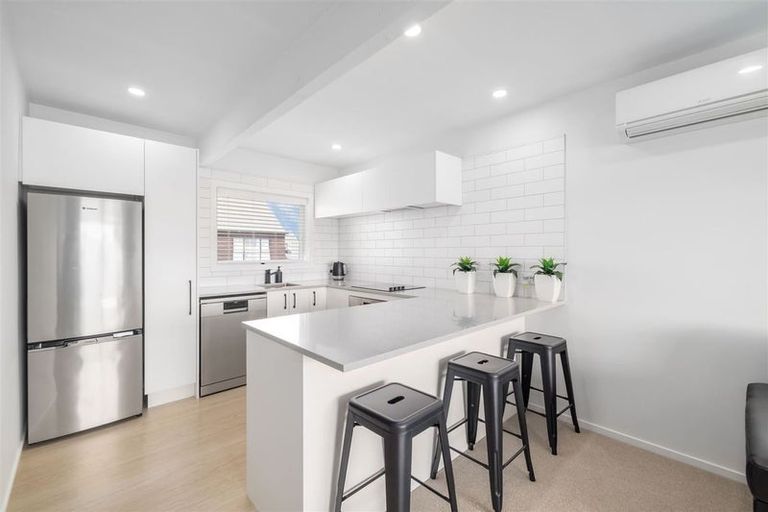 Photo of property in 8/58 Papanui Road, Merivale, Christchurch, 8014