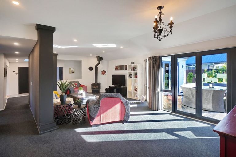 Photo of property in 2 The Stables, Woodend, 7610