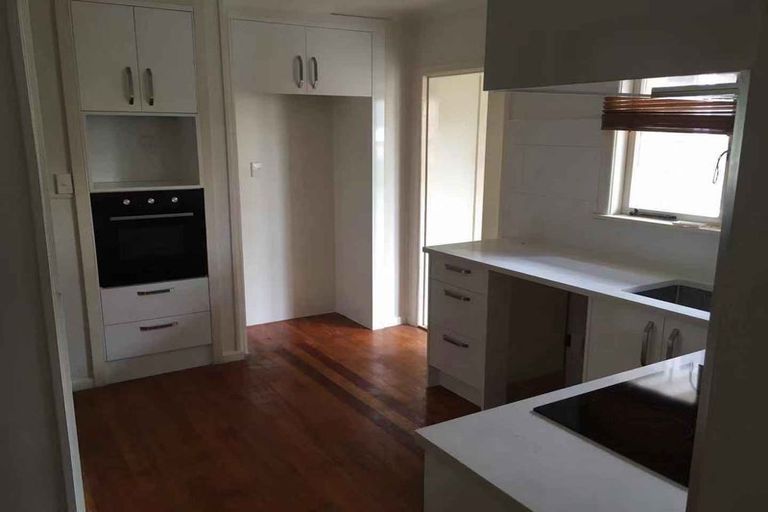 Photo of property in 16 Valley Road, Pukekohe, 2120