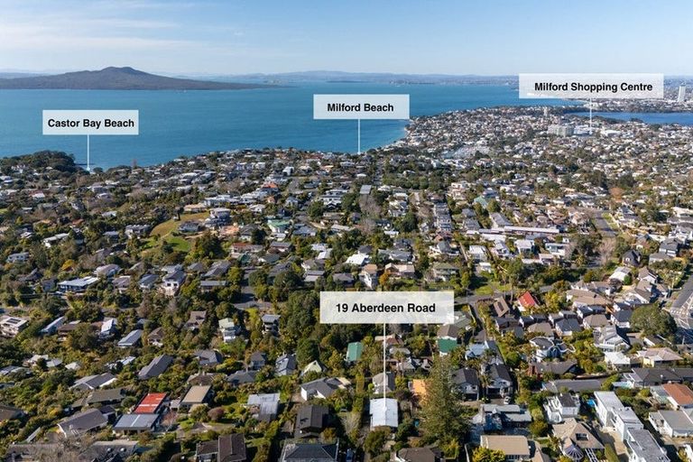Photo of property in 19 Aberdeen Road, Castor Bay, Auckland, 0620