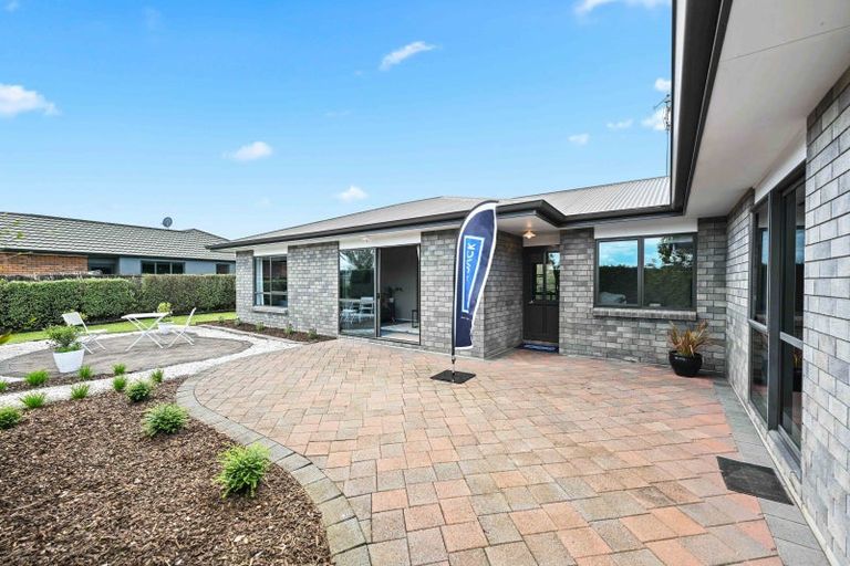 Photo of property in 30 Pointon Glade, Grandview Heights, Hamilton, 3200