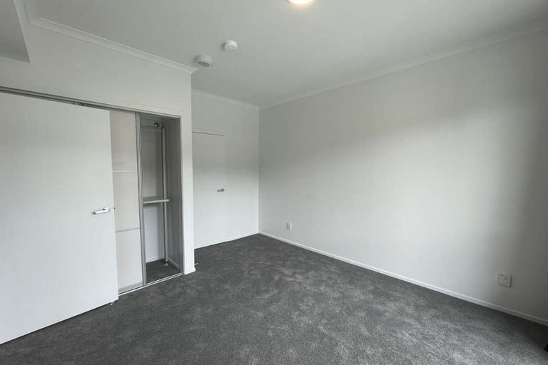 Photo of property in 4/11 Carlos Drive, Flat Bush, Auckland, 2016