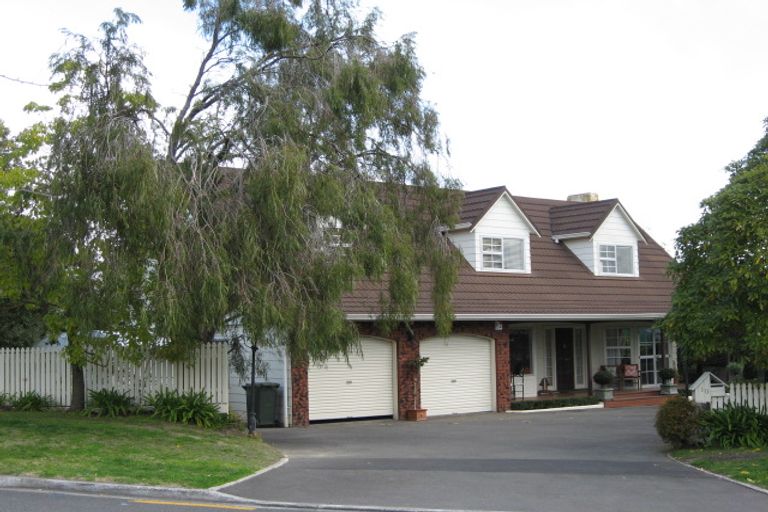 Photo of property in 10 Tauroa Road, Havelock North, 4130