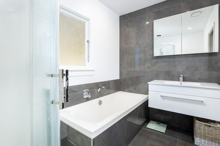 Photo of property in 201 Frankley Road, Frankleigh Park, New Plymouth, 4310