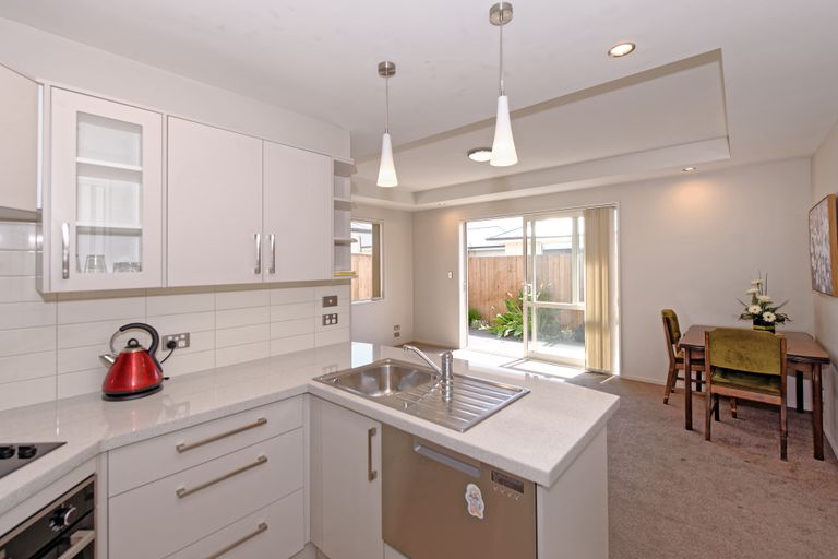 Photo of property in 2/14 Nicholls Road, Halswell, Christchurch, 8025