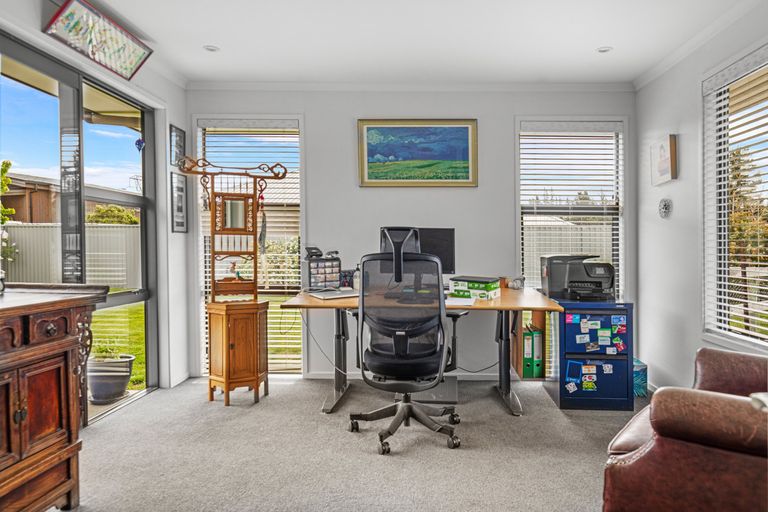 Photo of property in 68 Larch Crescent, Alexandra, 9320