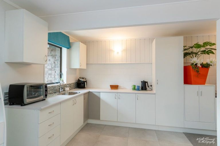 Photo of property in 8 Tapestry Grove, Silverstream, Upper Hutt, 5019