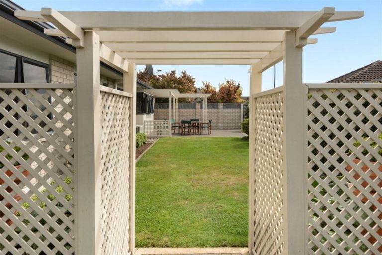 Photo of property in 1 Amberley Crescent, Bethlehem, Tauranga, 3110