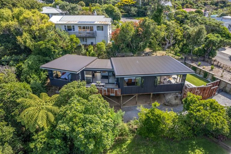 Photo of property in 114 Muri Road, Pukerua Bay, 5026