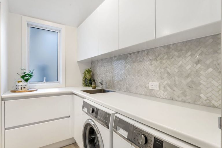 Photo of property in 2/11 Hart Road, Hauraki, Auckland, 0622