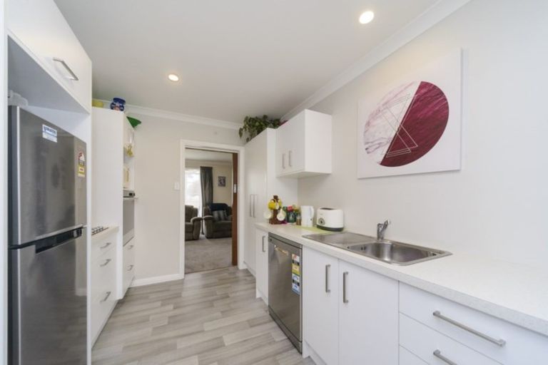 Photo of property in 5 Milton Street, Roslyn, Palmerston North, 4414