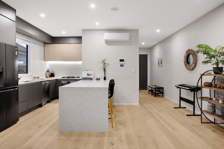 Photo of property in 12 Tarras Road, Kumeu, 0810