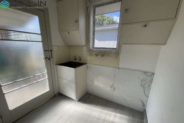 Photo of property in 101 Matipo Road, Te Atatu Peninsula, Auckland, 0610