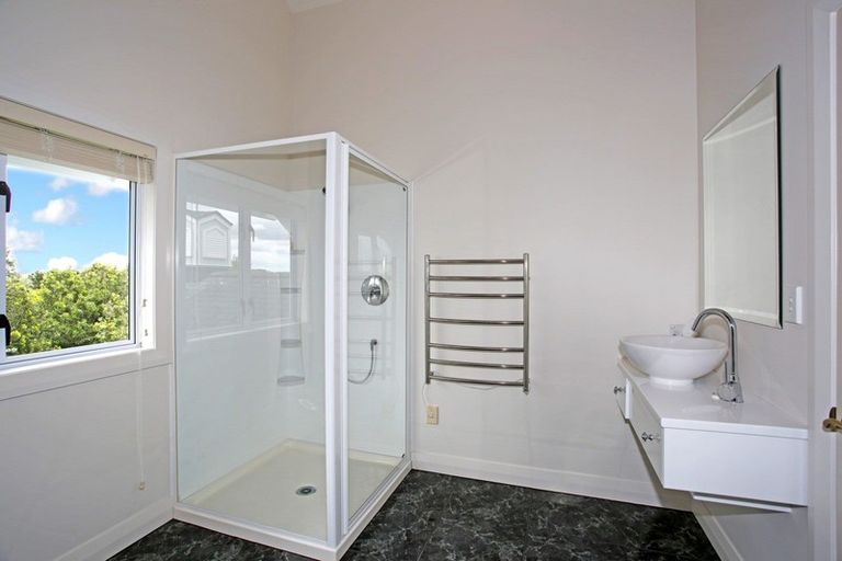 Photo of property in 26 Ernest George Drive, Karaka, Papakura, 2580