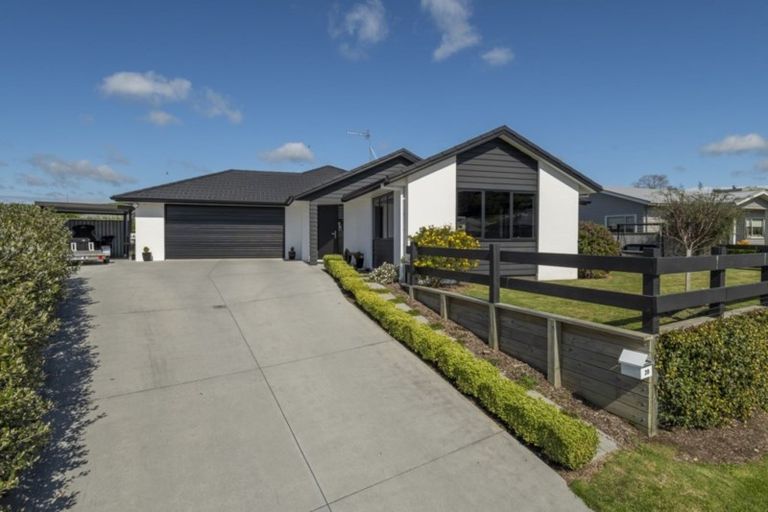 Photo of property in 28 Lynley Park Drive, Omokoroa, 3114