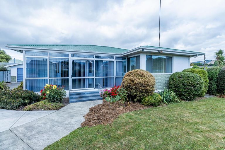 Photo of property in 1 Dixon Street, Waimate, 7924