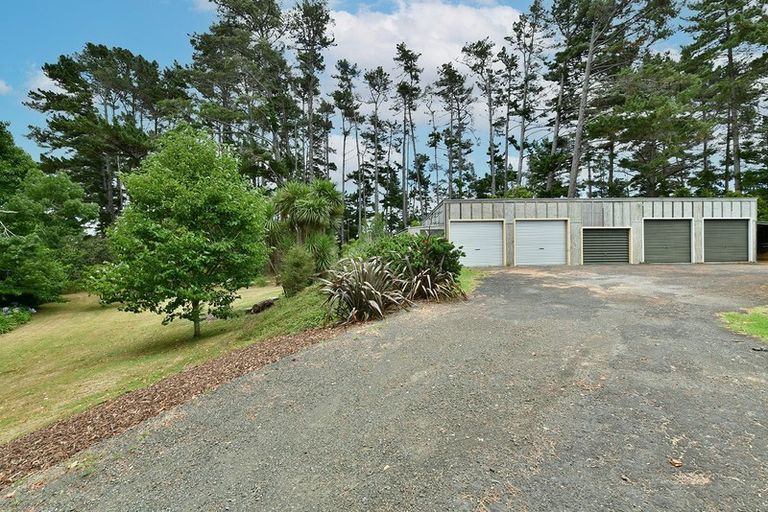 Photo of property in 1708 South Head Road, South Head, Helensville, 0874