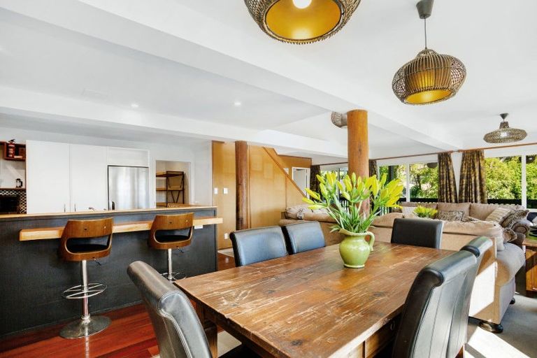 Photo of property in 3a Whiorau Grove, Lowry Bay, Lower Hutt, 5013