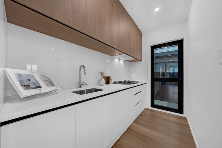 Photo of property in 34 Emerald Avenue, Rosehill, Papakura, 2113