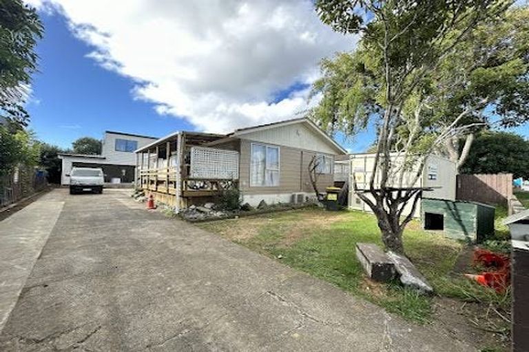 Photo of property in 5 Gibbons Road, Weymouth, Auckland, 2103