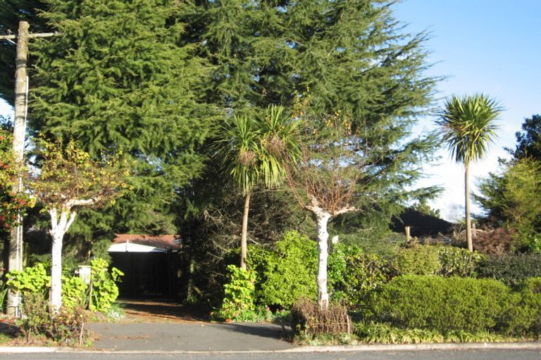 Photo of property in 2 Saint Pauls Road, Chartwell, Hamilton, 3210