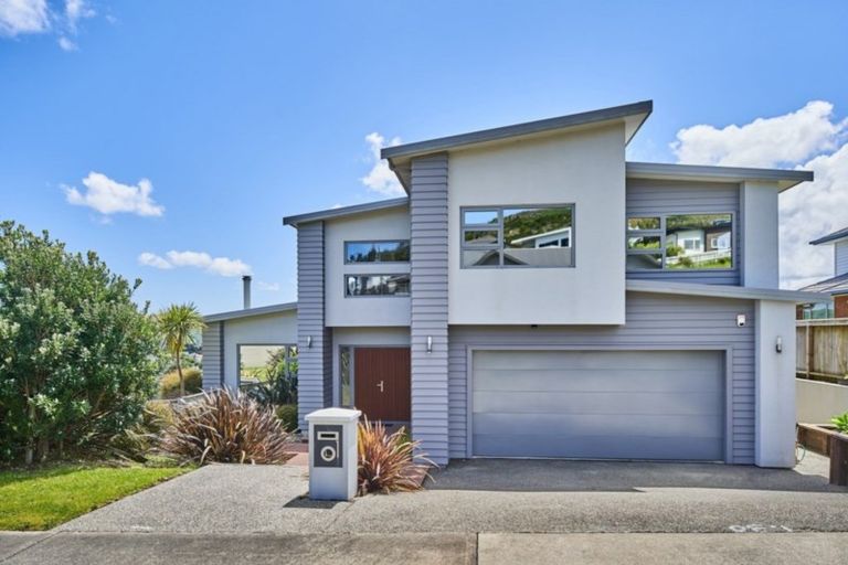 Photo of property in 49 Endeavour Drive, Whitby, Porirua, 5024