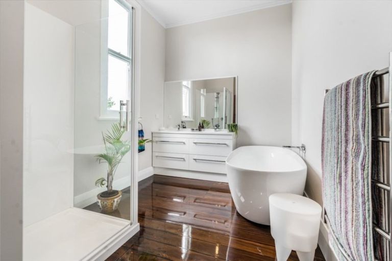 Photo of property in 39 Allenby Avenue, Devonport, Auckland, 0624