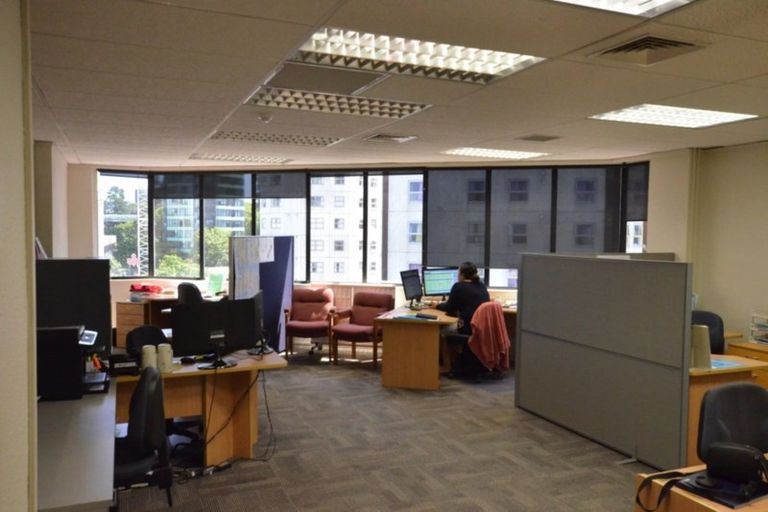 Photo of property in A/38 Whitaker Place, Grafton, Auckland, 1010