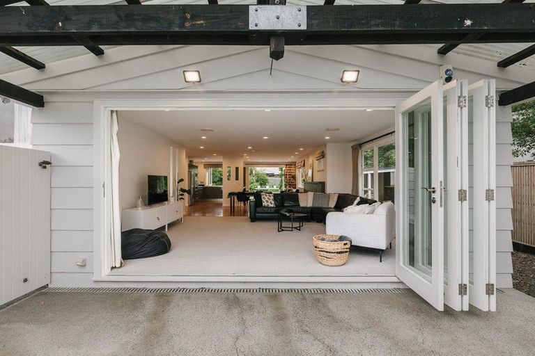 Photo of property in 24 Heatley Avenue, Hokowhitu, Palmerston North, 4410