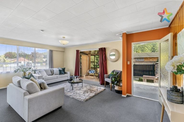 Photo of property in 30 Akron Grove, Totara Park, Upper Hutt, 5018