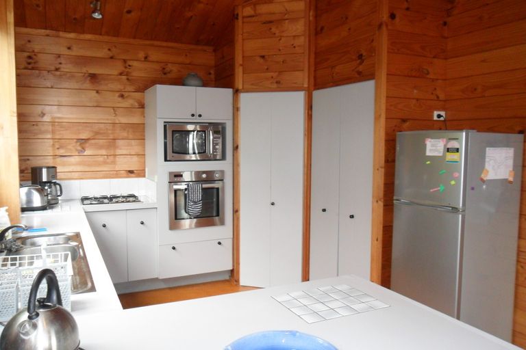 Photo of property in 103 Leigh Road, Leigh, 0985