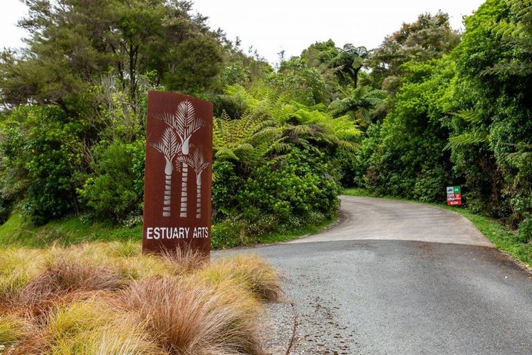 Photo of property in 1863 Takaka-collingwood Highway, Milnthorpe, Collingwood, 7182