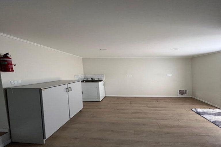 Photo of property in 6 Arrowsmith Drive, Clover Park, Auckland, 2019