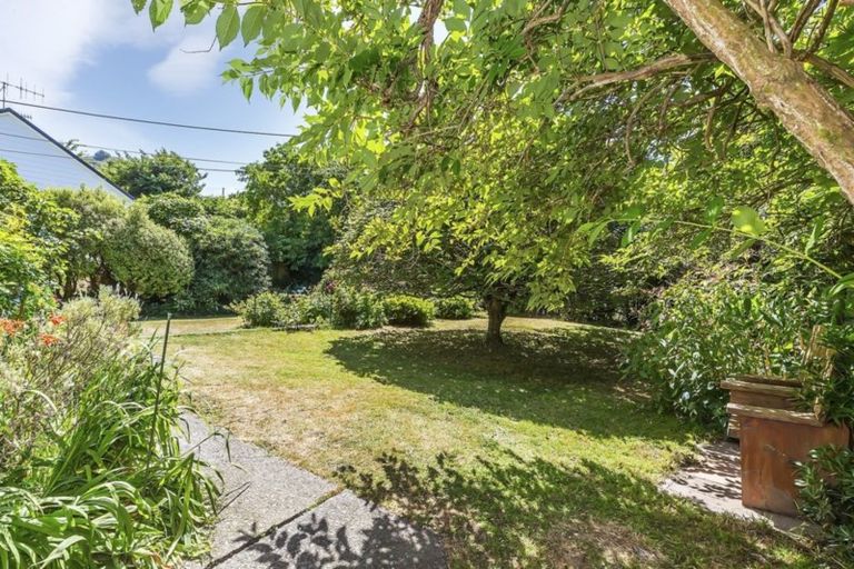 Photo of property in 15 Sunshine Avenue, Karori, Wellington, 6012