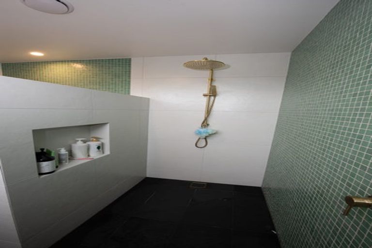 Photo of property in 171a Beach Haven Road, Beach Haven, Auckland, 0626