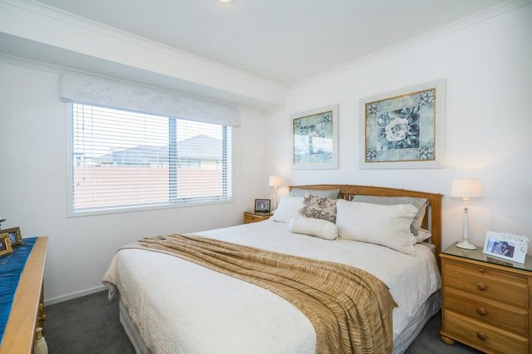 Photo of property in 10 Waitotara Way, Whitianga, 3510