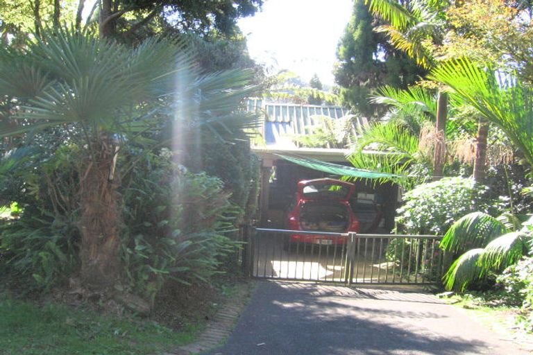 Photo of property in 12 Brownie Road, Laingholm, Auckland, 0604