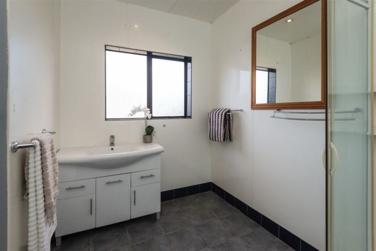 Photo of property in 86 Racecourse Road, Sockburn, Christchurch, 8042