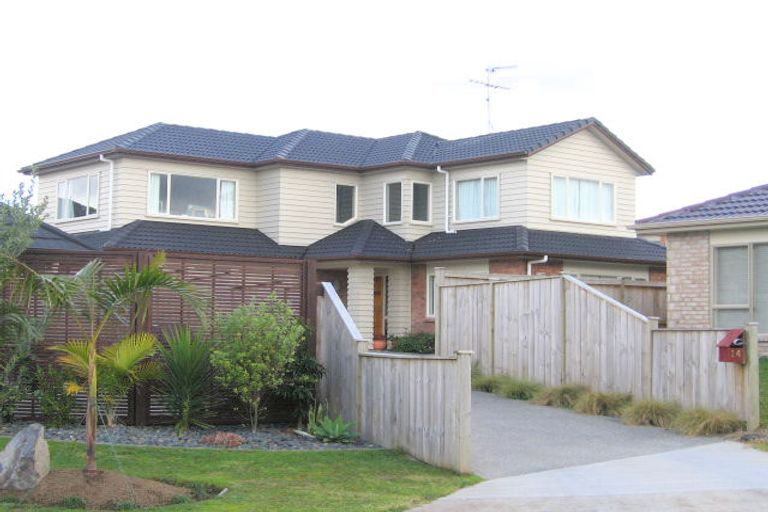 Photo of property in 14 Kalmore Place, Flat Bush, Auckland, 2016