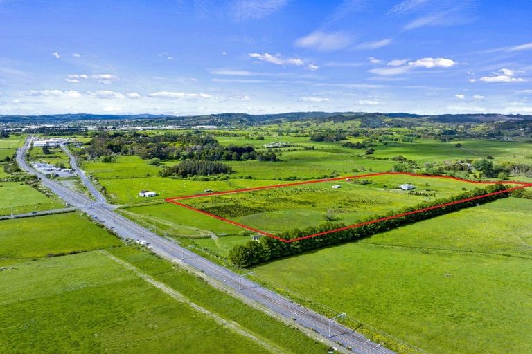 Photo of property in 201 Sutton Road, Drury, 2113