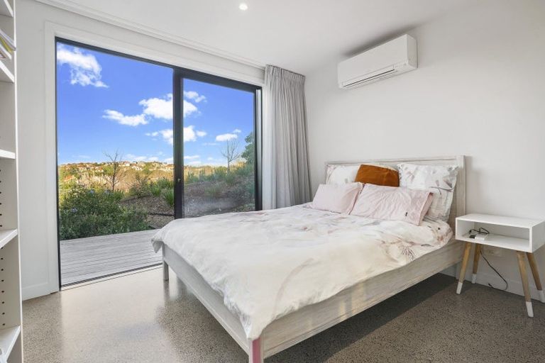 Photo of property in 9 Laguna Place, Matakatia, Whangaparaoa, 0930