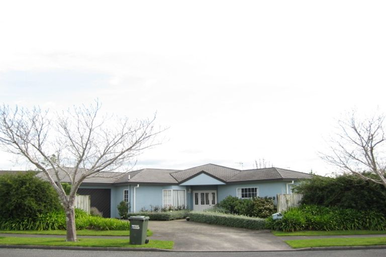 Photo of property in 6 Kinross Drive, Merrilands, New Plymouth, 4312